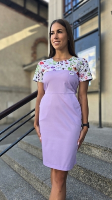 Sukieka medyczna damska taliowana wzór łączka kolor liliowy SNC EFIMED